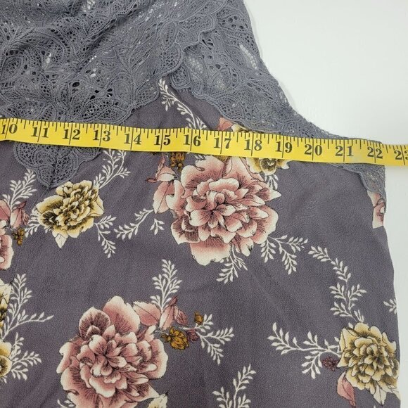 Torrid Women's Lace Mock Neck Floral Flowy Grey Tank Keyhole Back Size 1 (14/16) - Picture 8 of 11